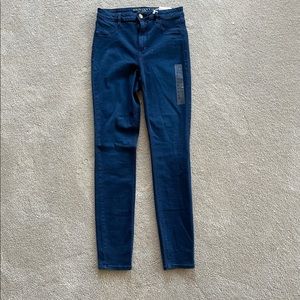 Never been worn American Eagle Sky High Jeggings in size 14 long